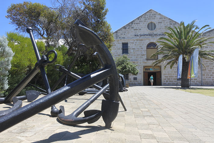 Exploring Perth’s Cultural Scene – Must-See Galleries and Museums, and Amazing Places to Stay Nearby